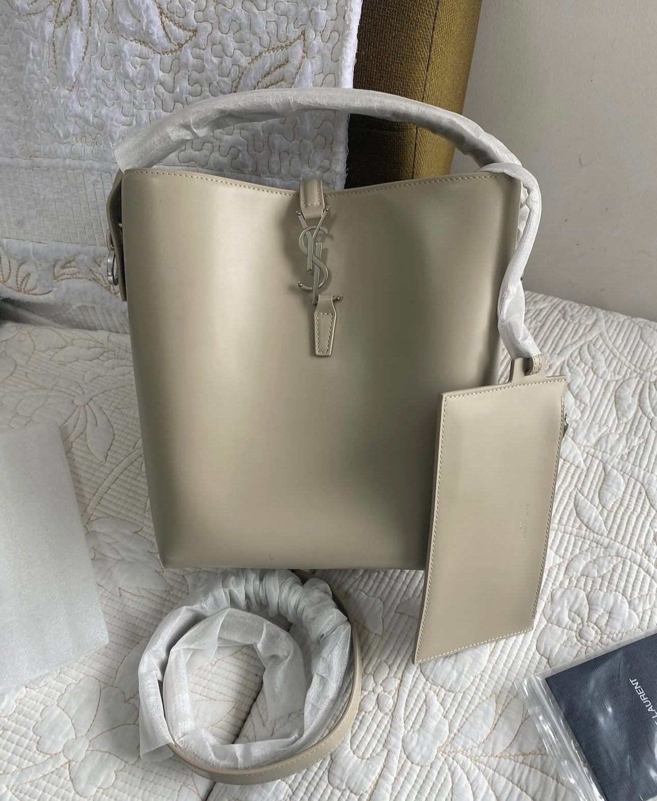YSL | Le 37 Small Bag in Shiny Leather in Beige