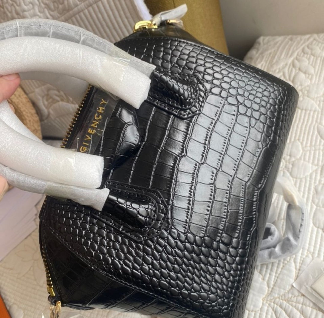 Antigona Bag Croc Embossed