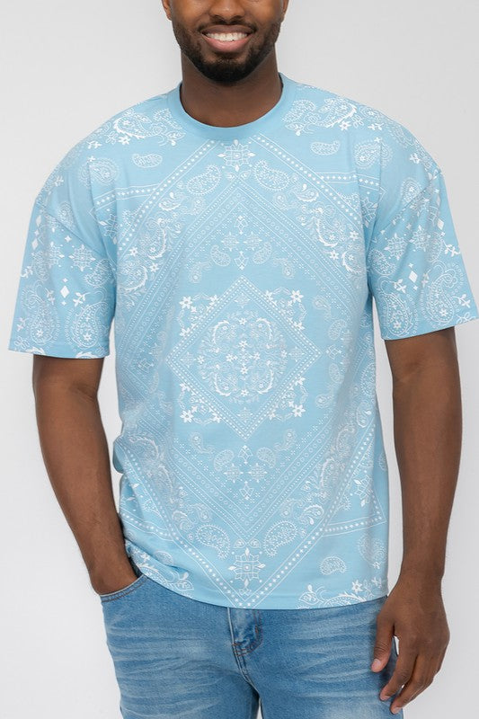 Camiseta con estampado de bandana para hombre