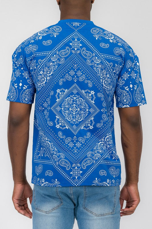 Camiseta con estampado de bandana para hombre