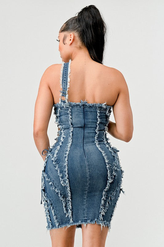 VESTIDO MINI DE DENIM CON LÍNEA DE COSTURA DESGASTADA