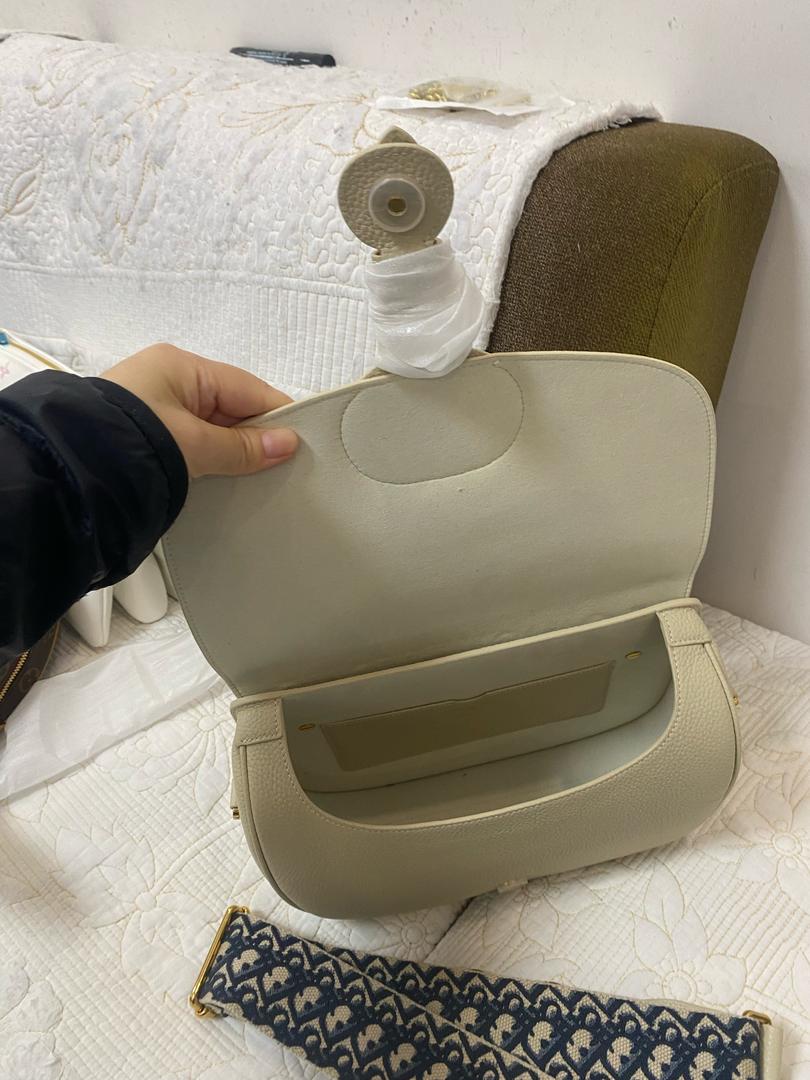 Beige CD-Bobby Bag