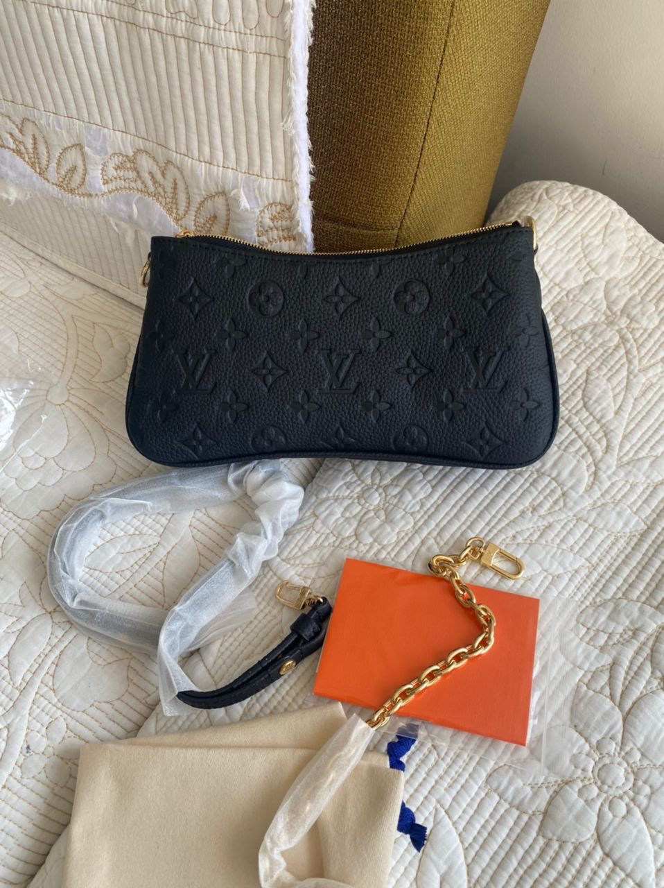 Liv Pochette