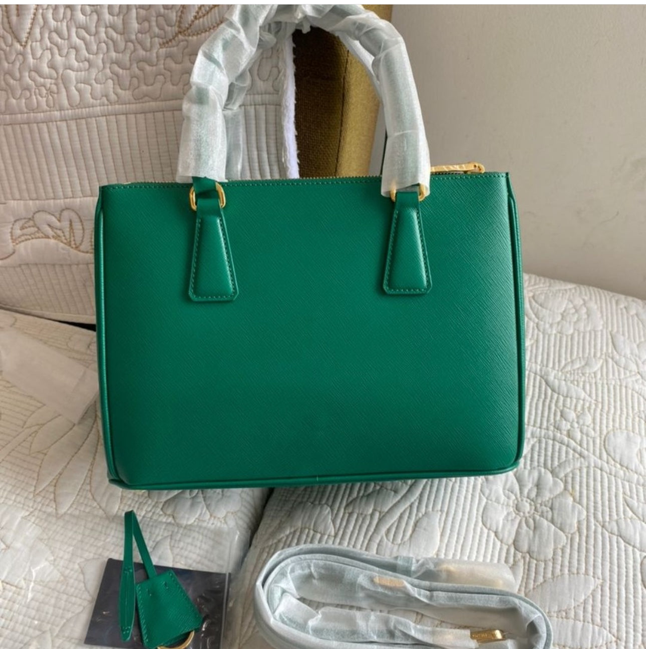 Medium Galleria Saffiano leather bag
