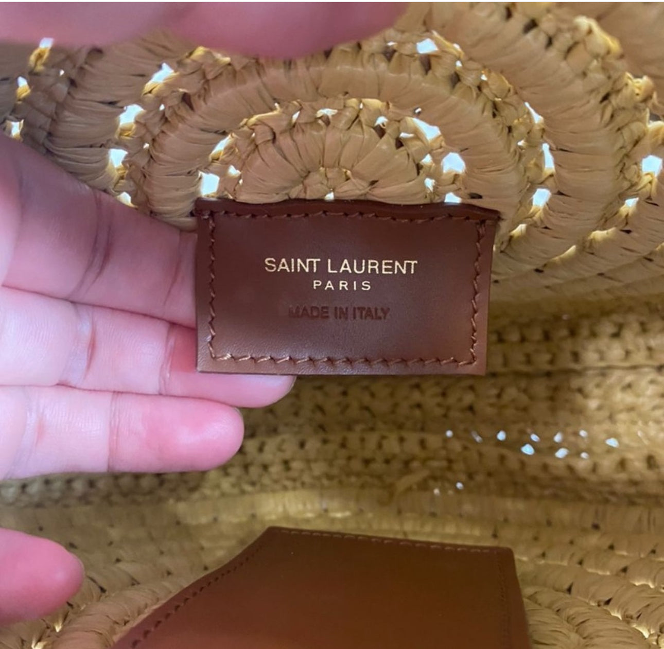 ROUND BAG IN RAFFIA AND VEGETABLE-TANNED LEATHER