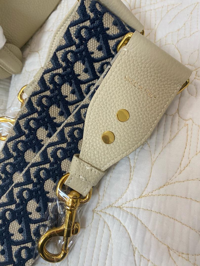 Beige CD-Bobby Bag