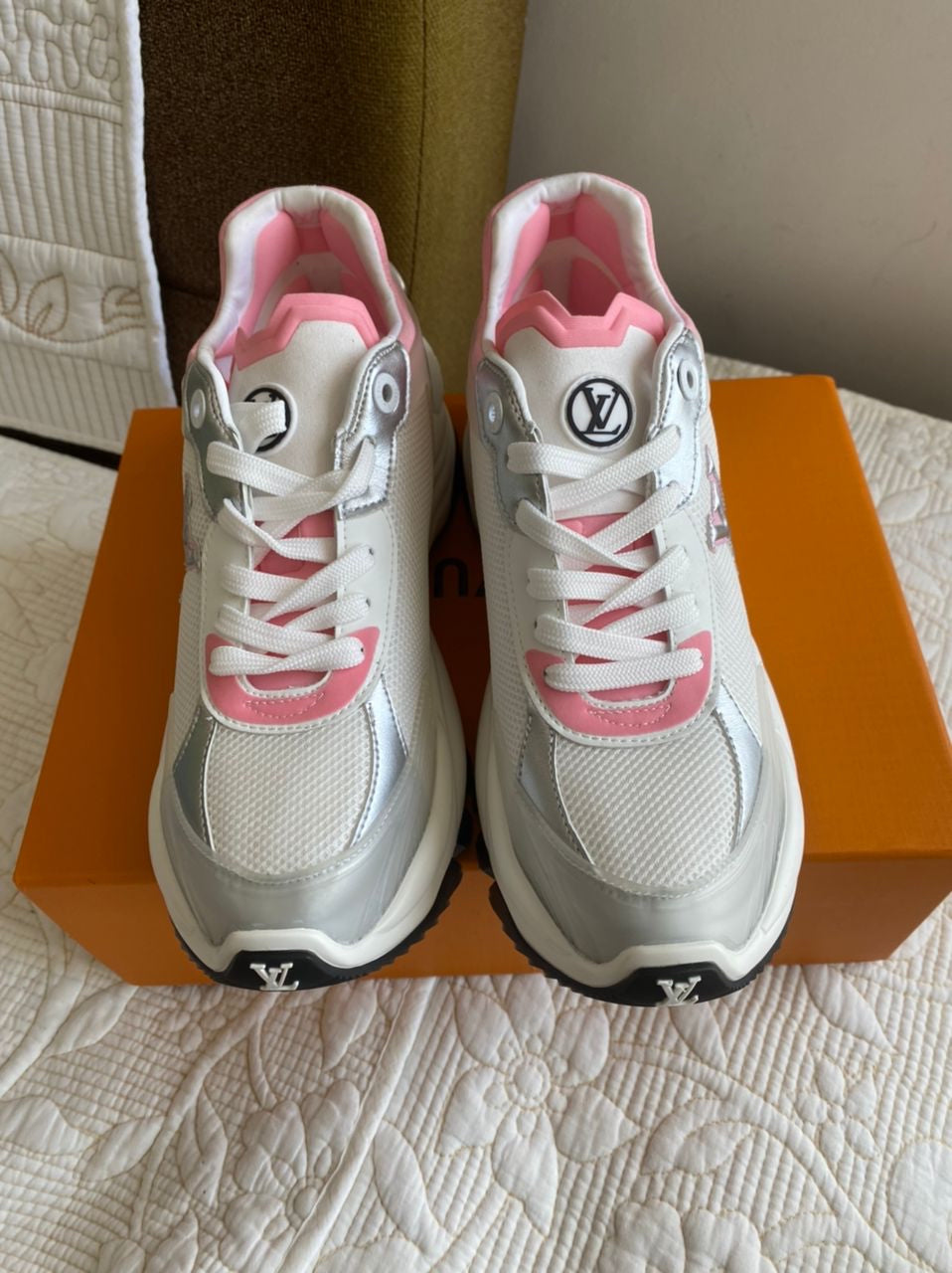 Baskets Run 55 roses