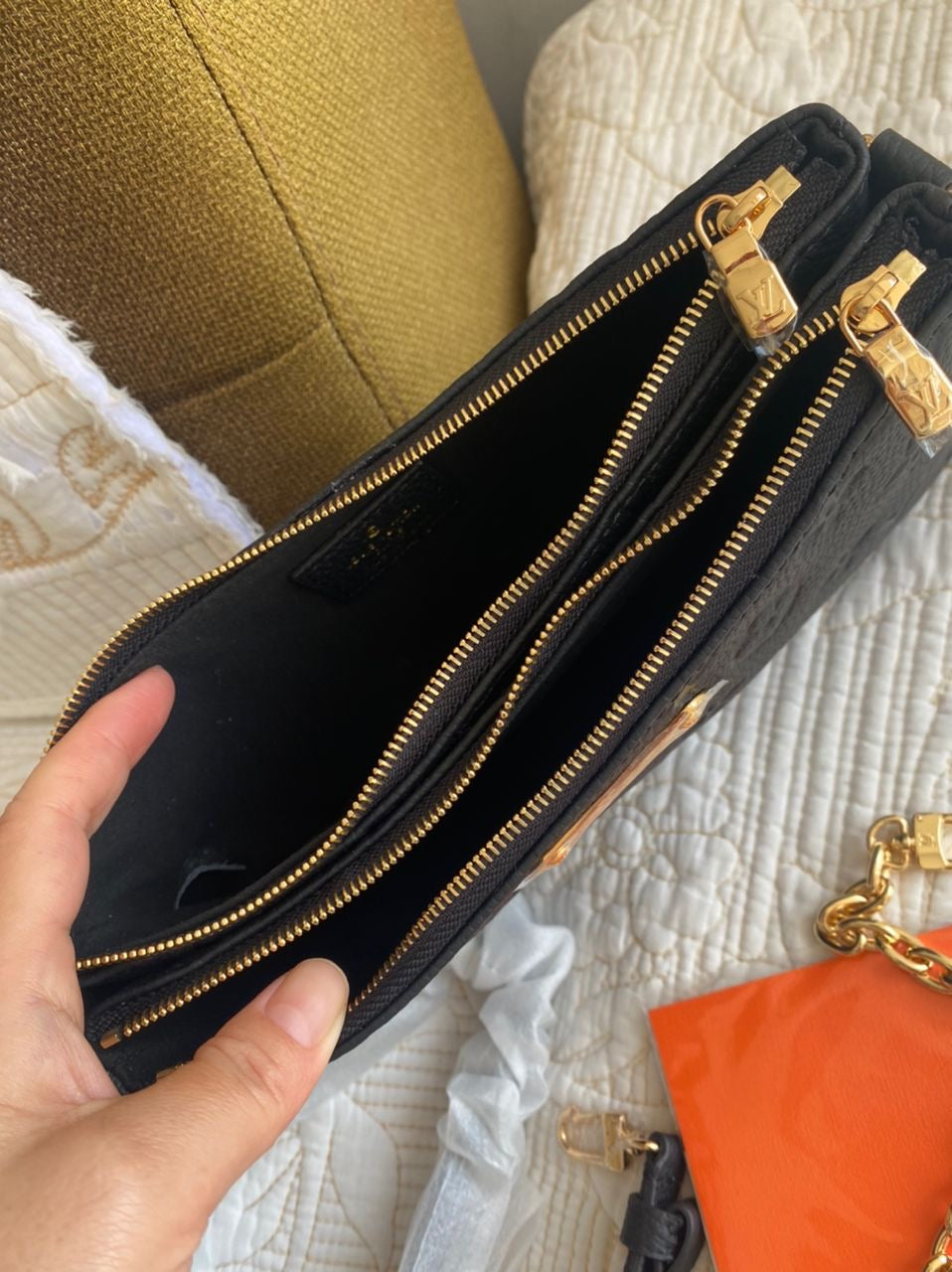 Liv Pochette