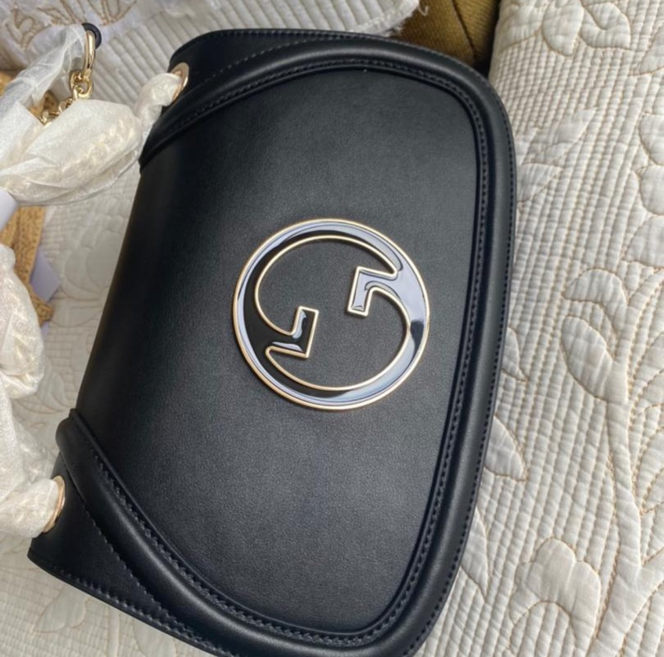 Blondie Shoulder Bag in black leather