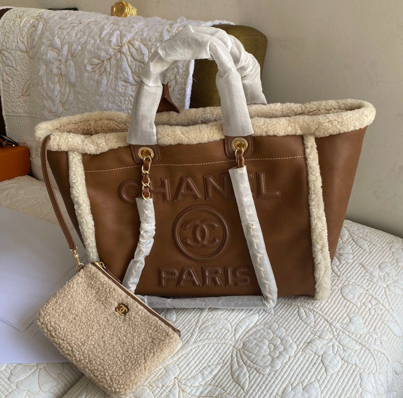 Coco LARGE SHOPPING BAG Shearling Lambskin, Lambskin & Gold-Tone Metal Brown & Beige