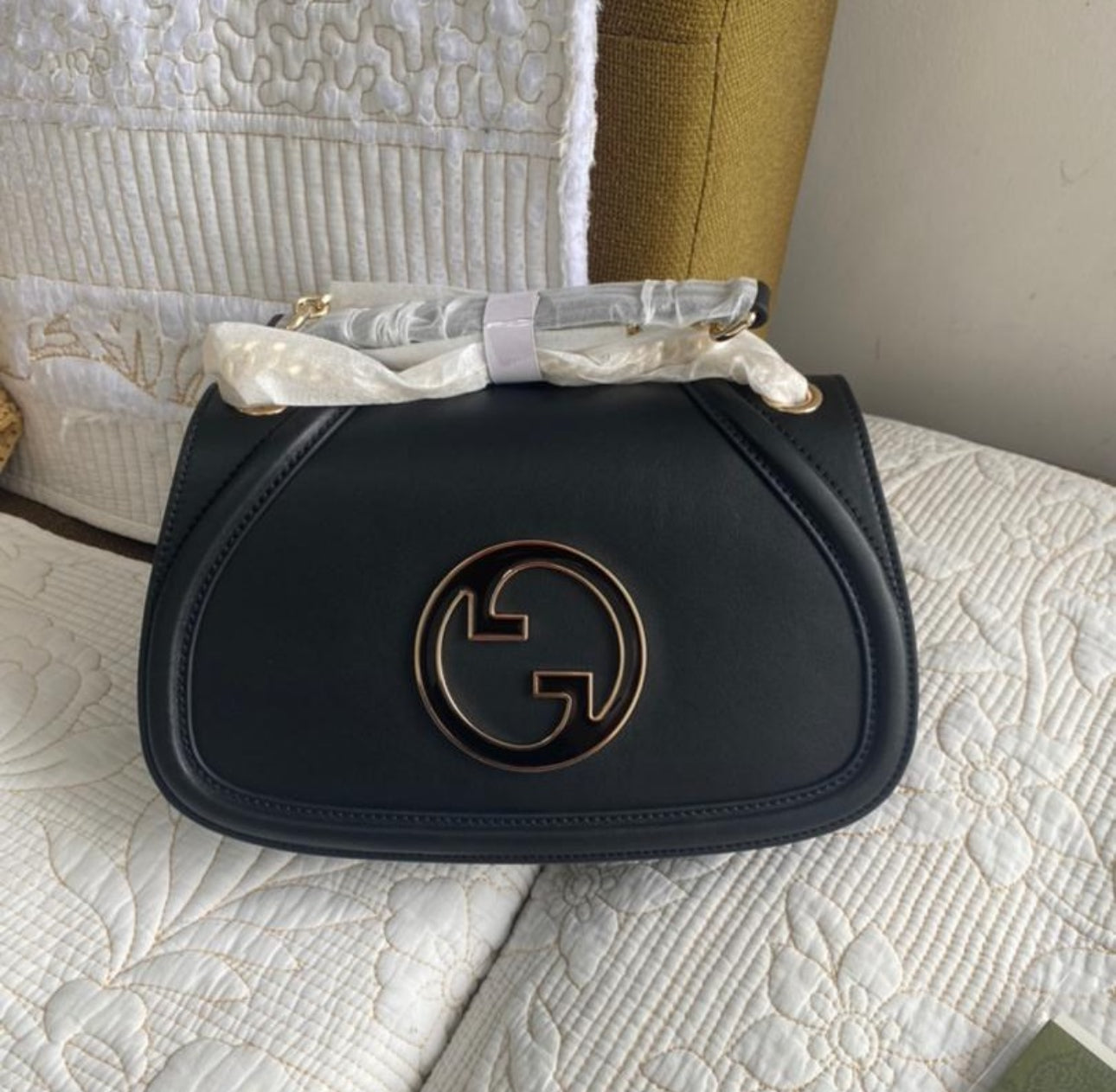 Blondie Shoulder Bag in black leather