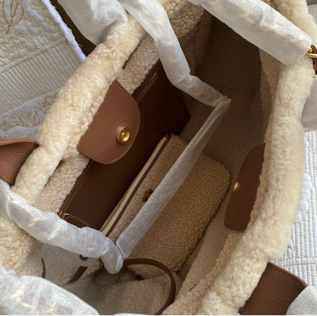 Coco LARGE SHOPPING BAG Shearling Lambskin, Lambskin & Gold-Tone Metal Brown & Beige