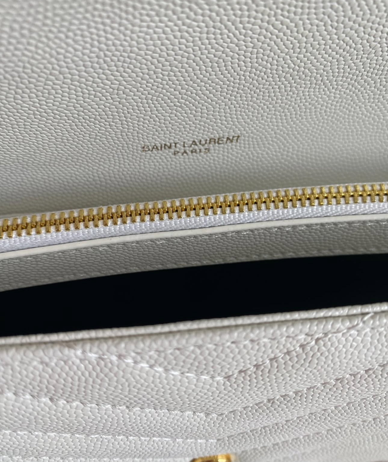 READY TO SHIP Cassandre Envelope Chain Wallet | White