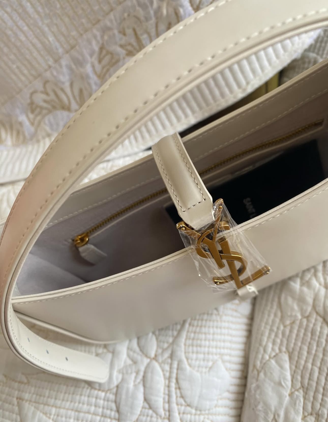 White Hobo Leather Shoulder Bag
