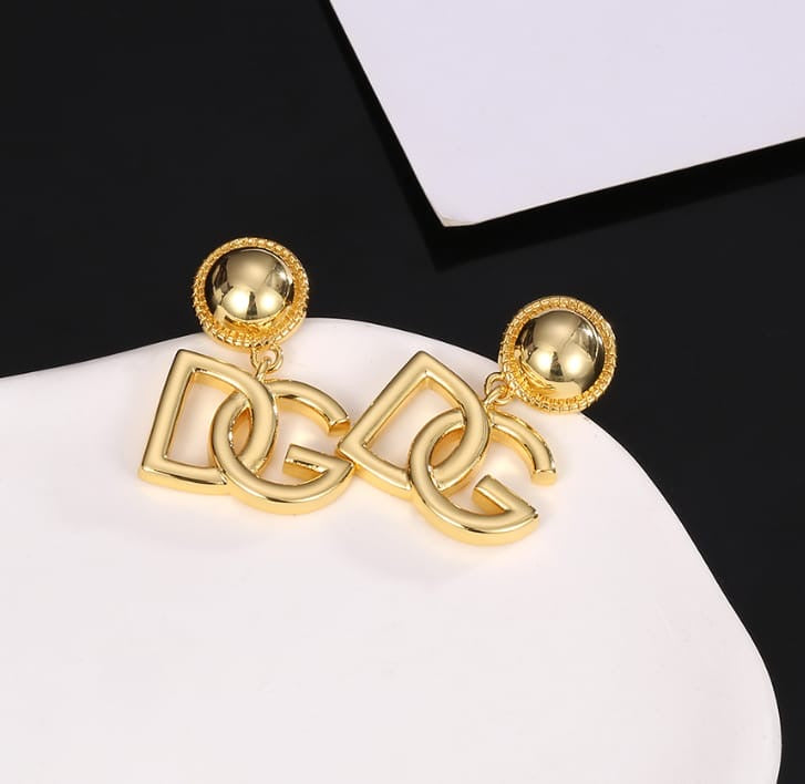 Pendientes con logotipo DG