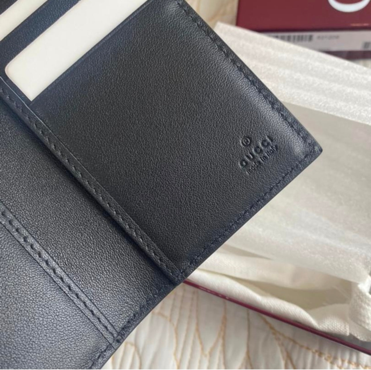 EMBLEM BI-FOLD CARD CASE | GG