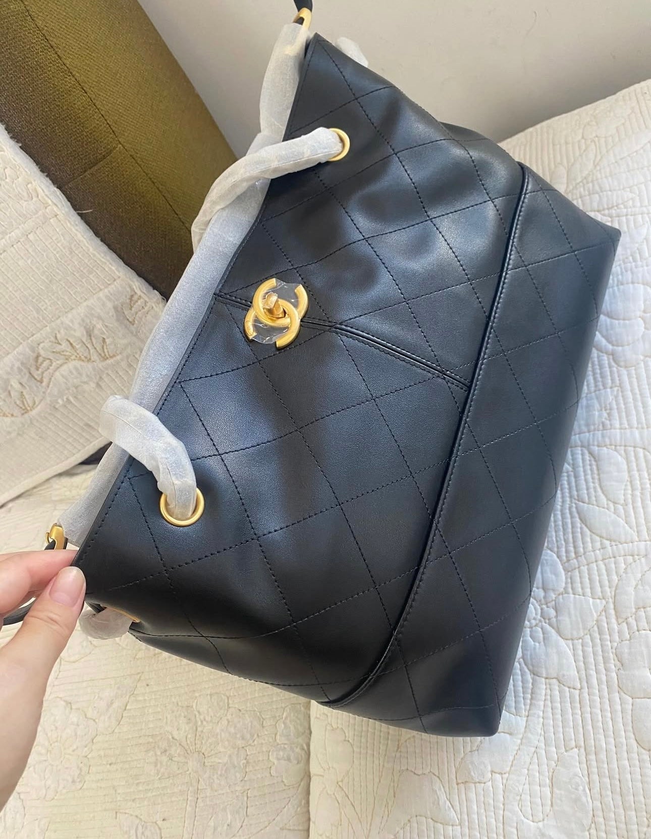 Coco SHOPPING BAG Calfskin & Gold-Tone Metal Black