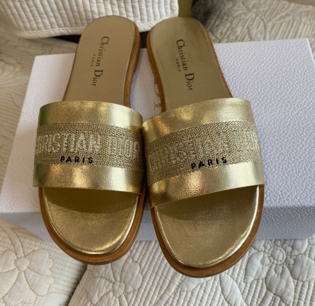 CD Metallic Gold-tone Dway Slide
