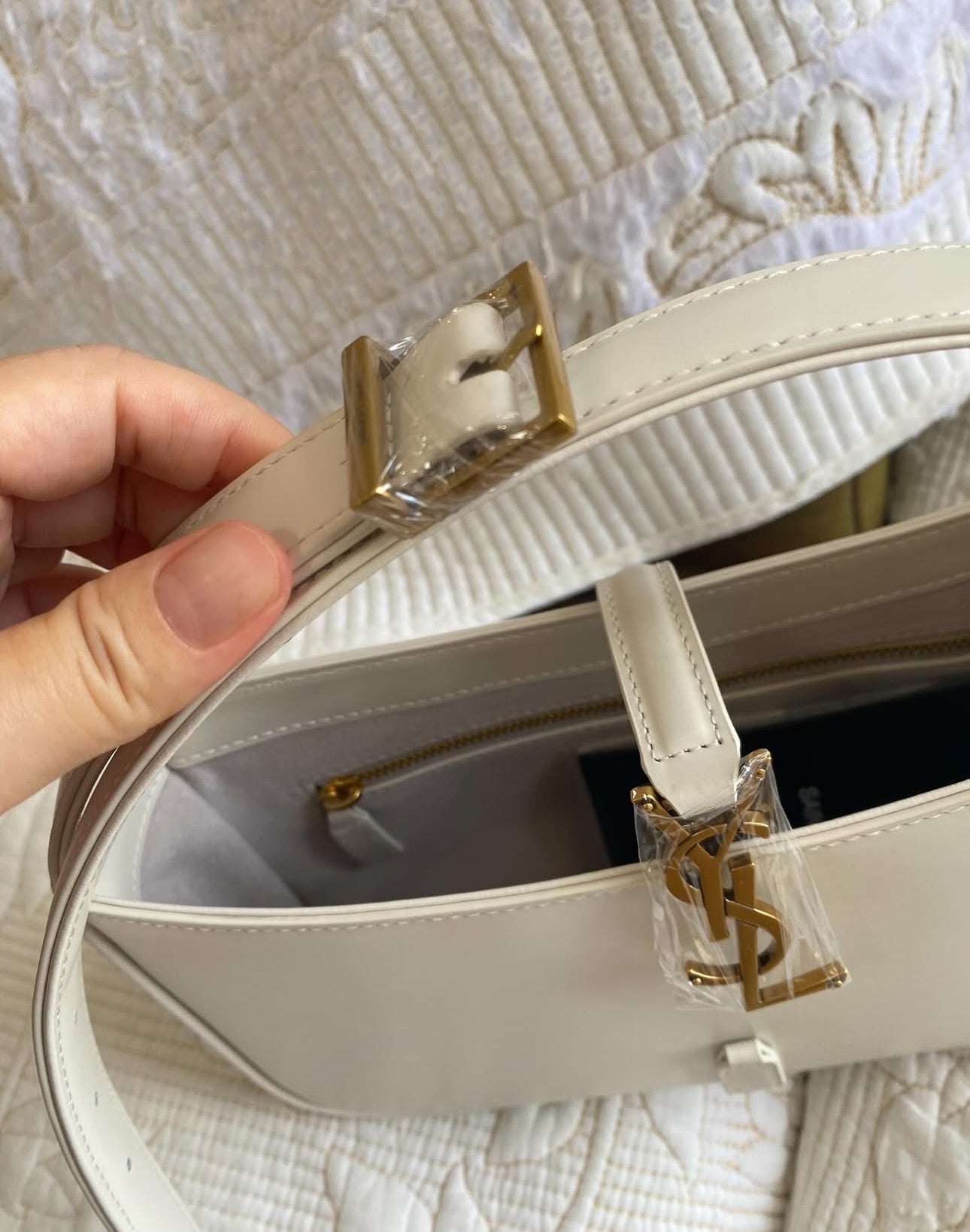 White Hobo Leather Shoulder Bag