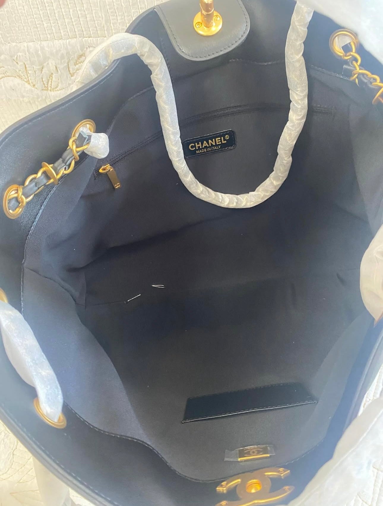 Coco SHOPPING BAG Calfskin & Gold-Tone Metal Black