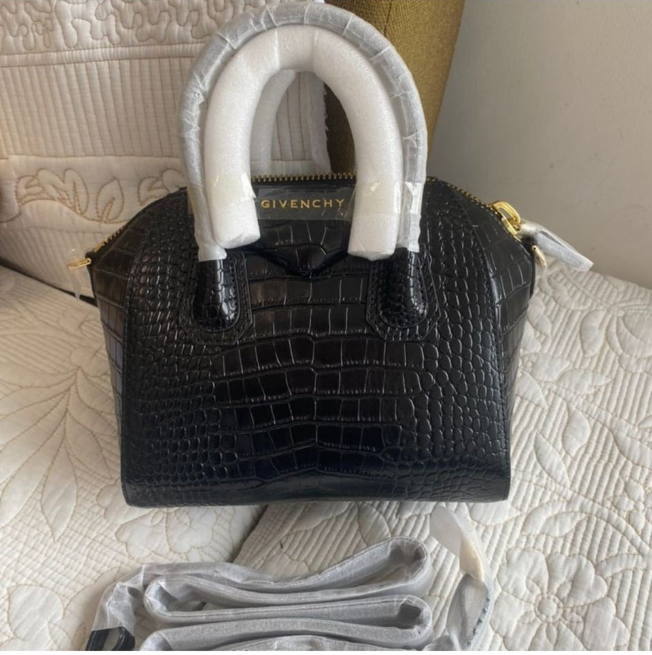 Antigona Bag Croc Embossed
