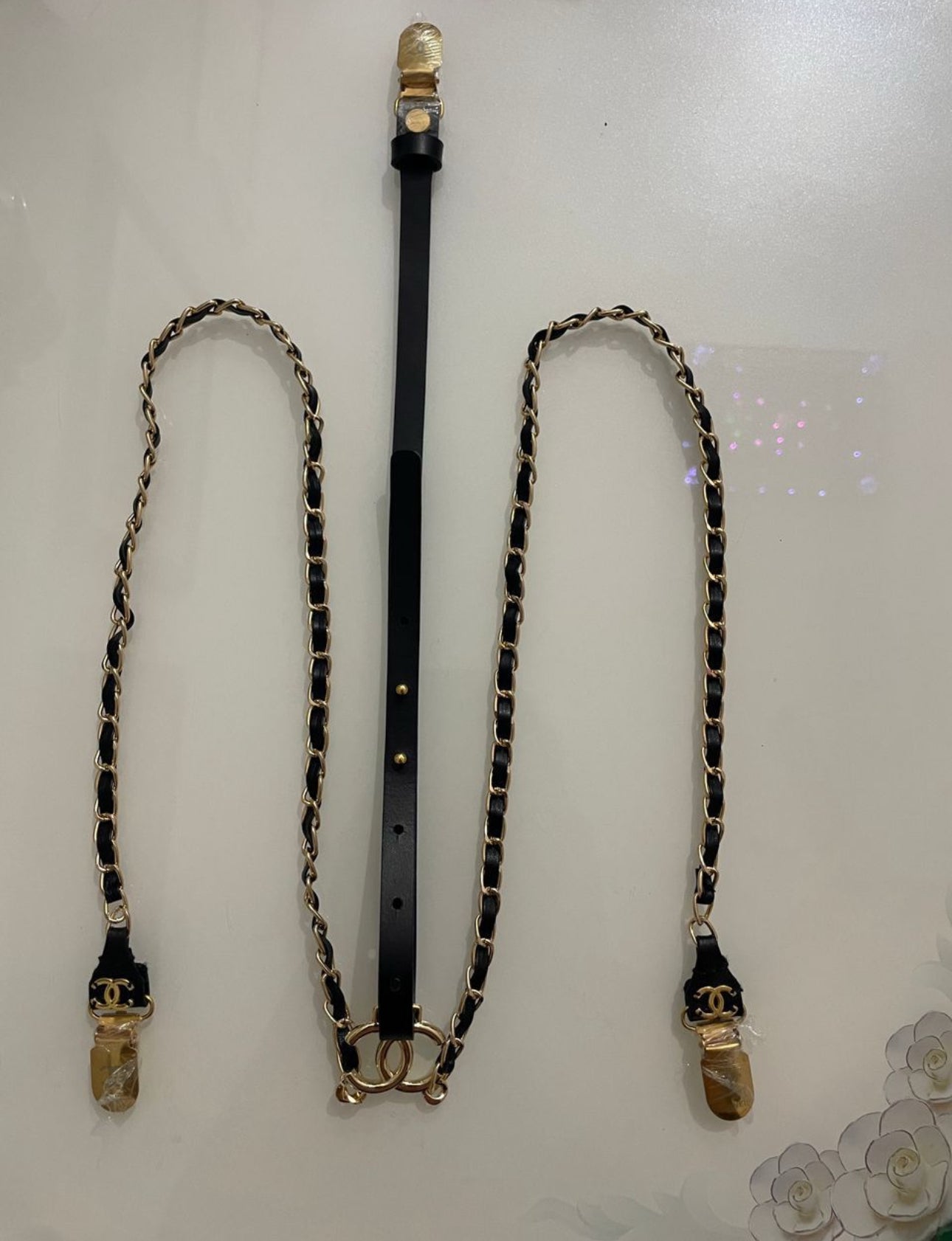 Tirantes CHANEL Piel de ternera y metal dorado Negro