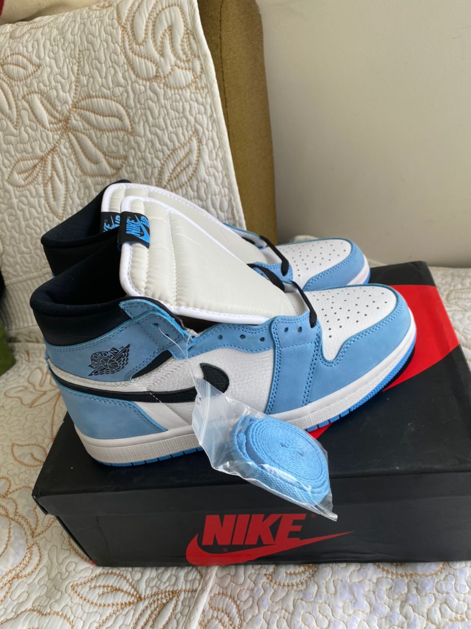Air Jordan 1 High OG Bleu Université