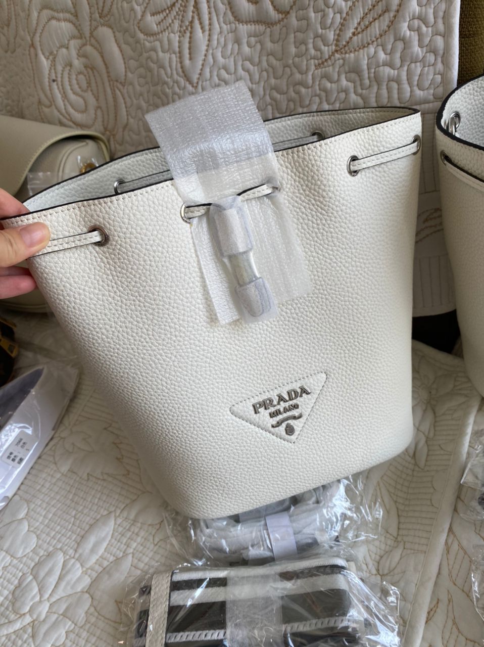 PRA | Sac seau en cuir blanc