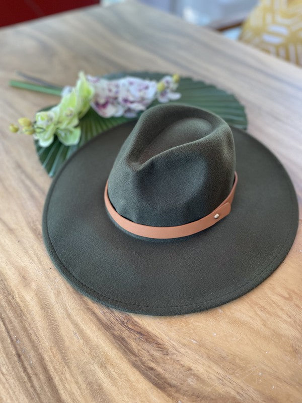Sombrero panamá de ala ancha en fieltro vegano