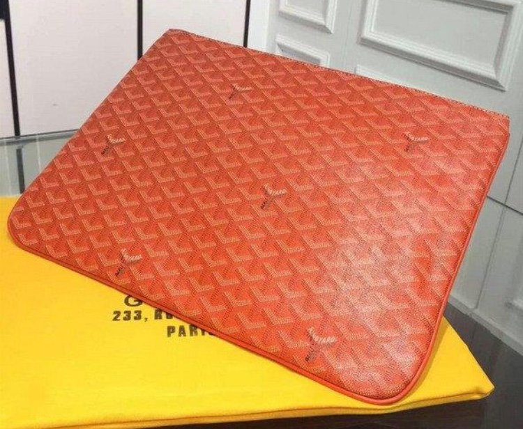 YARD POUCH