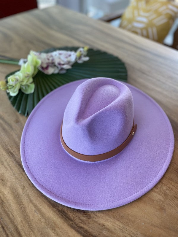 Sombrero panamá de ala ancha en fieltro vegano