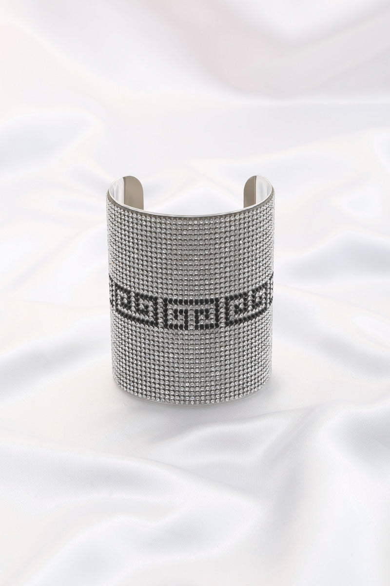 Brazalete con patrón griego