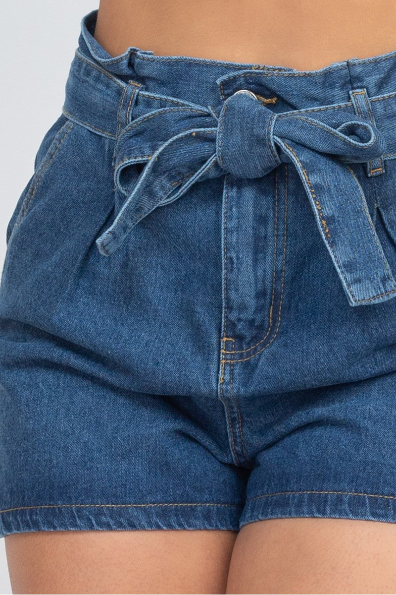 Shorts vaqueros con lazo y lavado ácido