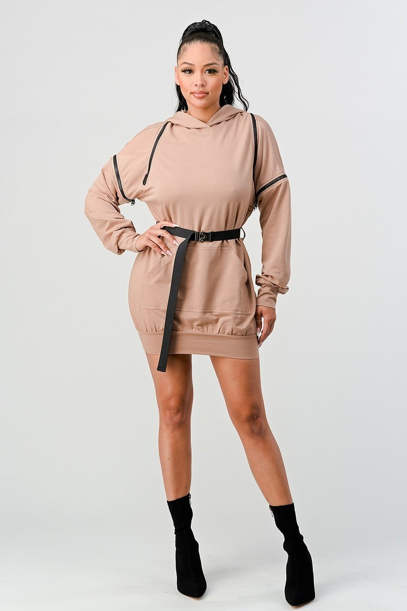 Minivestido con capucha y manga larga con cremallera doble