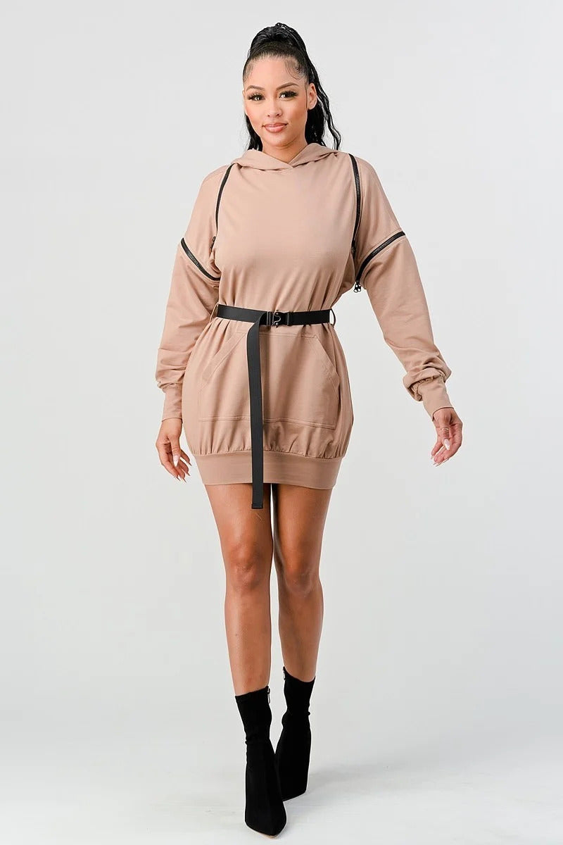 Minivestido con capucha y manga larga con cremallera doble