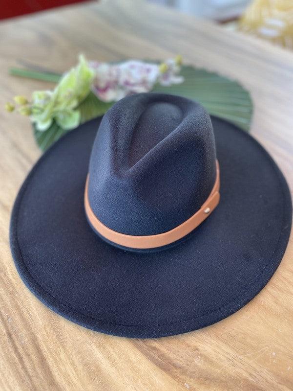 Sombrero panamá de ala ancha en fieltro vegano