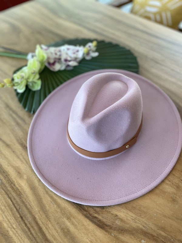 Sombrero panamá de ala ancha en fieltro vegano