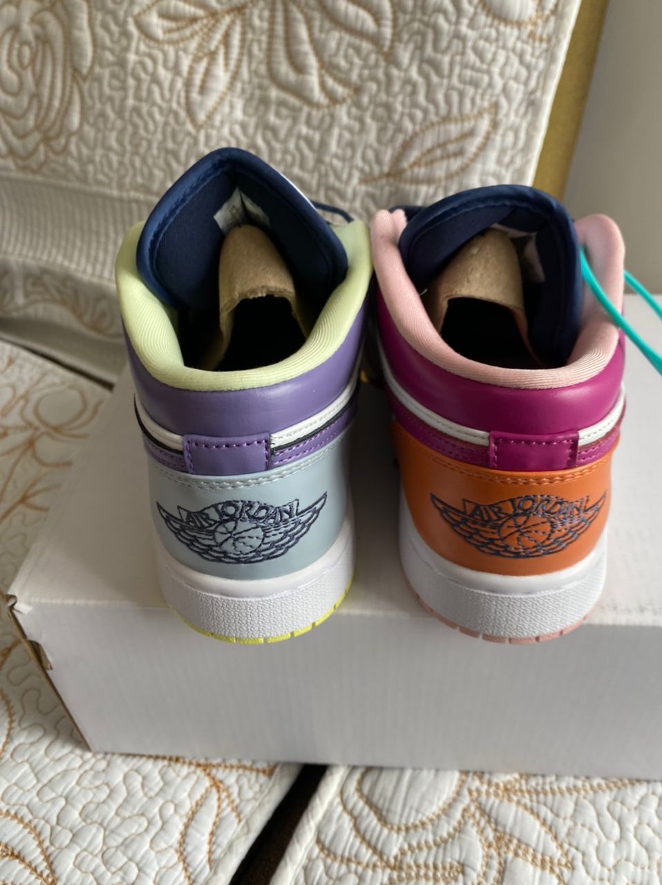AIR JORDAN 1 "No coincidente-Púrpura Magenta Trueno"