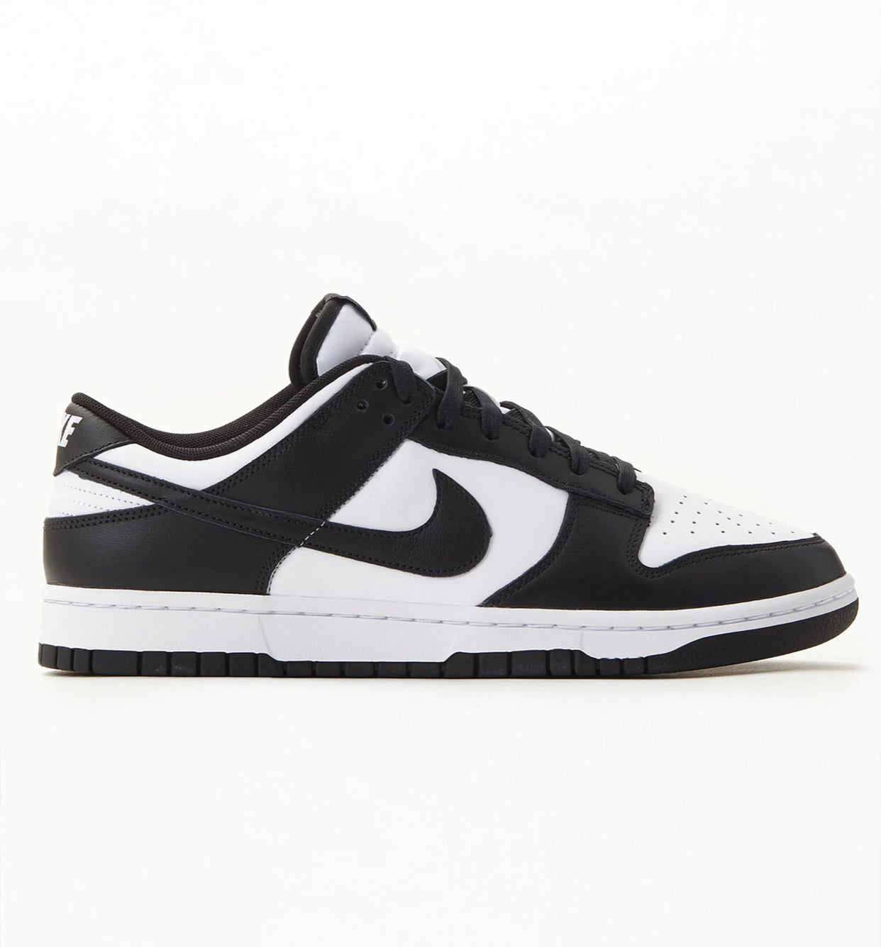 Dunks bajos blancos y negros