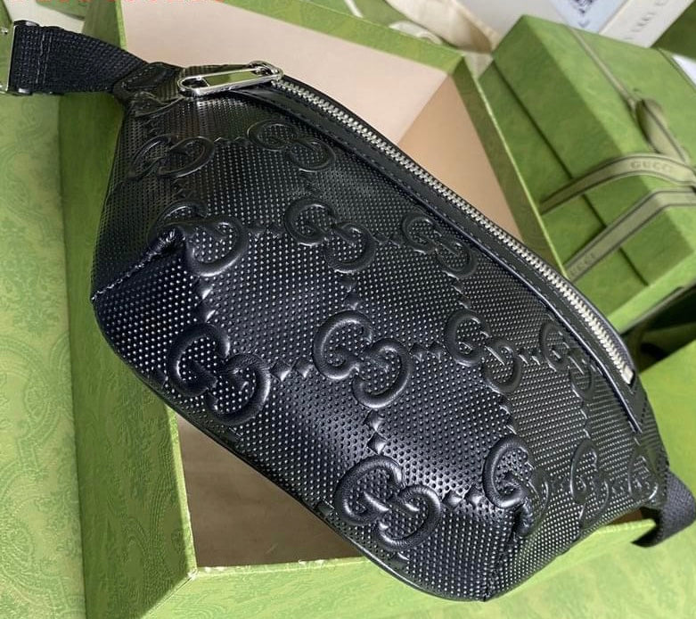 Sac banane embossé GG