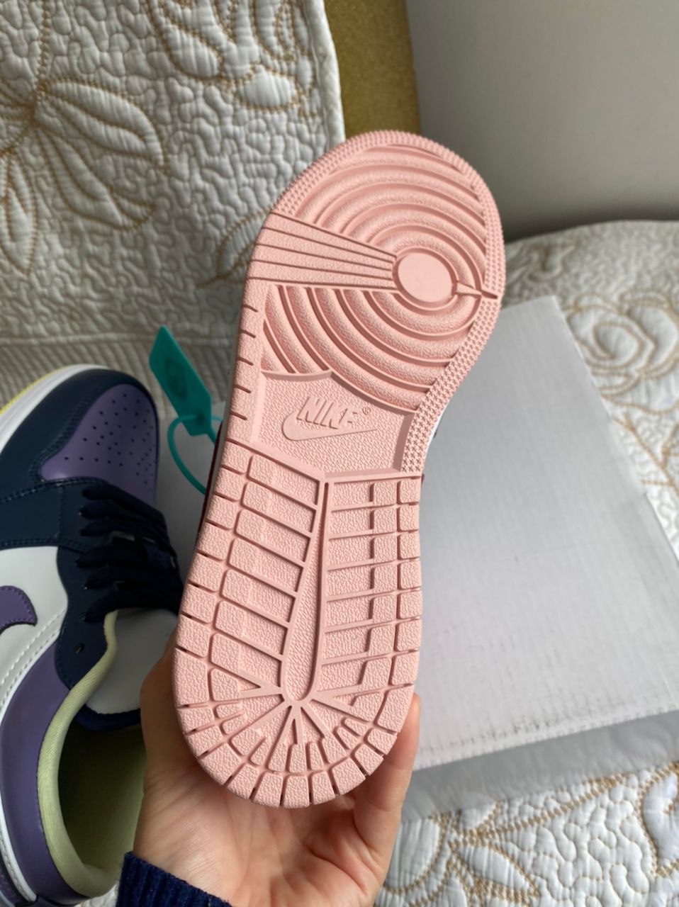 AIR JORDAN 1 "No coincidente-Púrpura Magenta Trueno"
