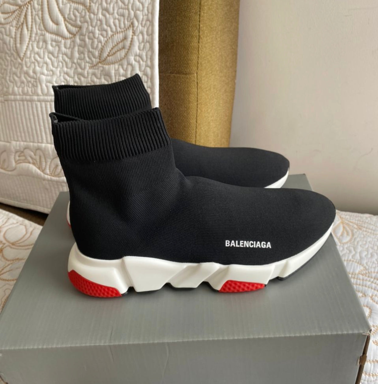 Zapatillas deportivas tipo calcetín BB rojas y negras