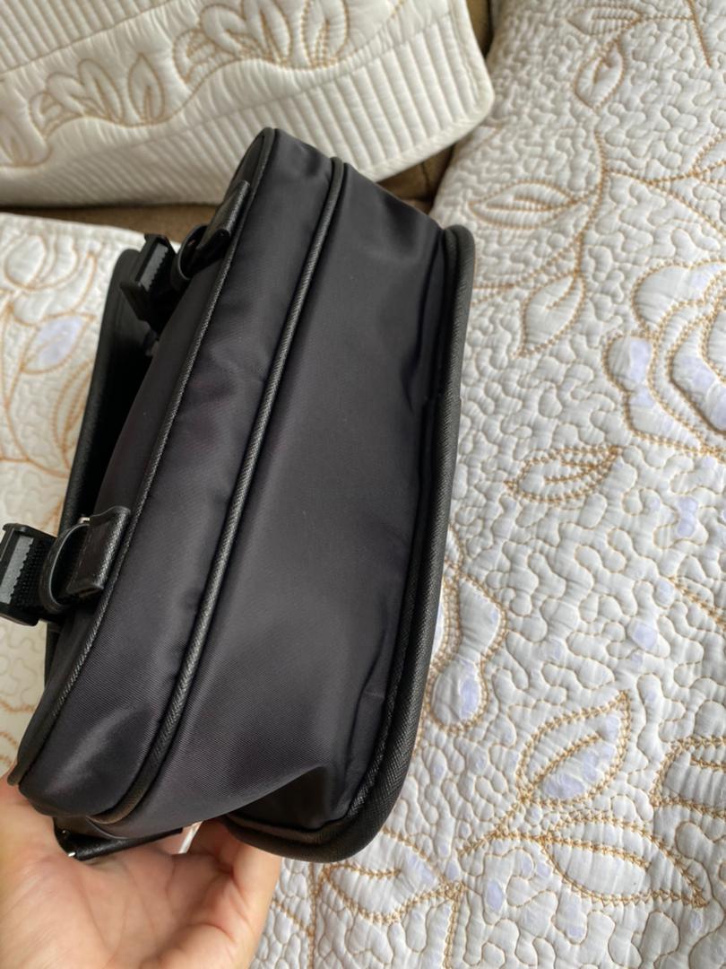 Sac à bandoulière en Re-Nylon et cuir Saffiano