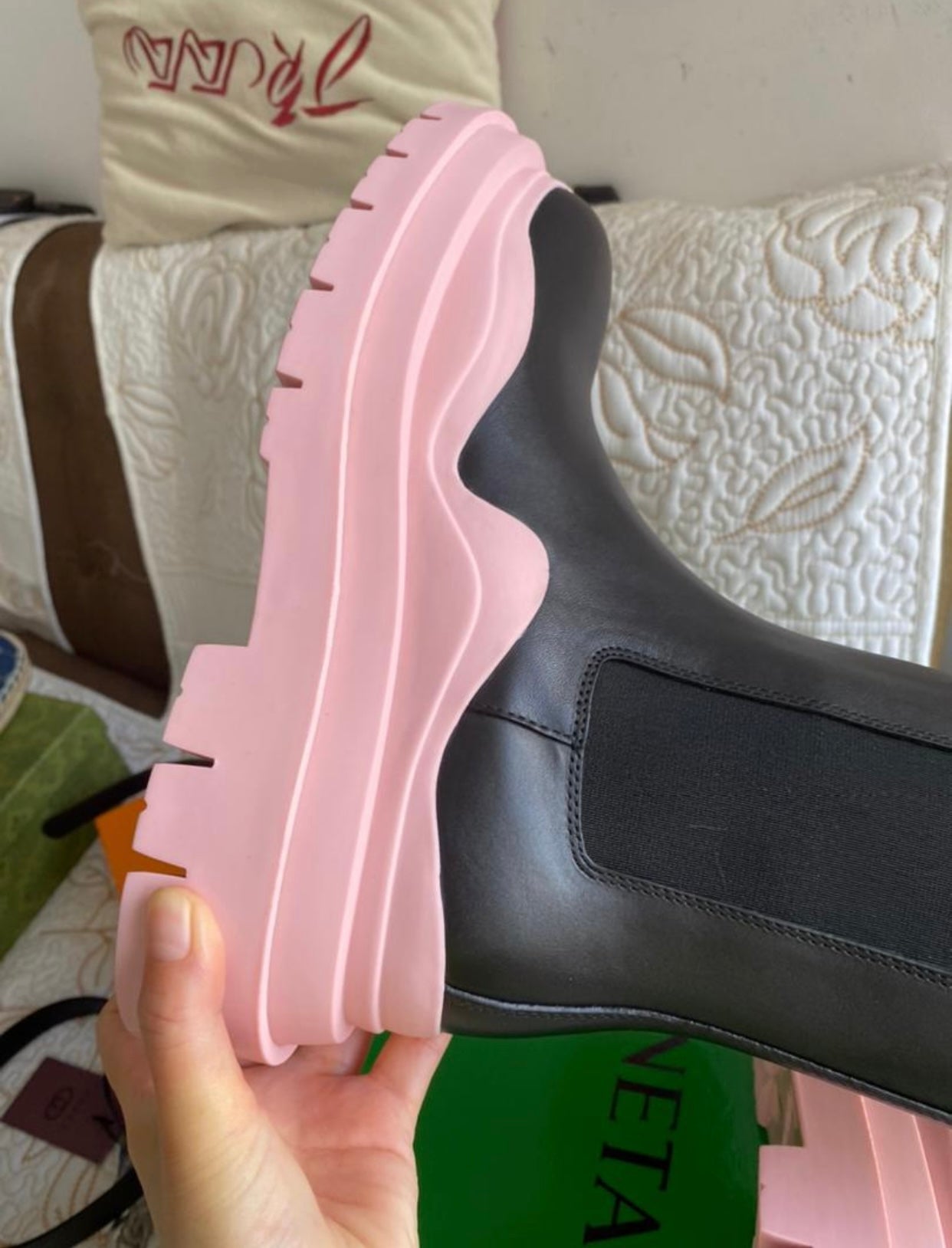 Bottines Chelsea noires/rose tendre