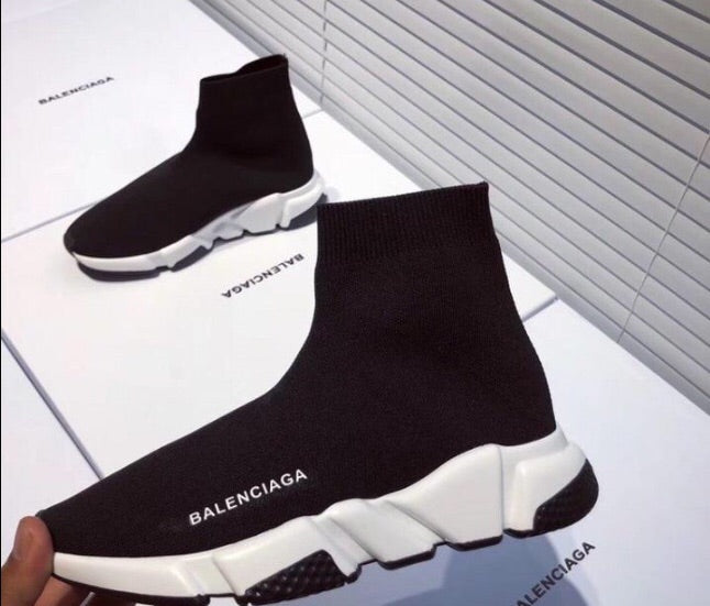 Zapatillas deportivas tipo calcetín BB en negro y blanco