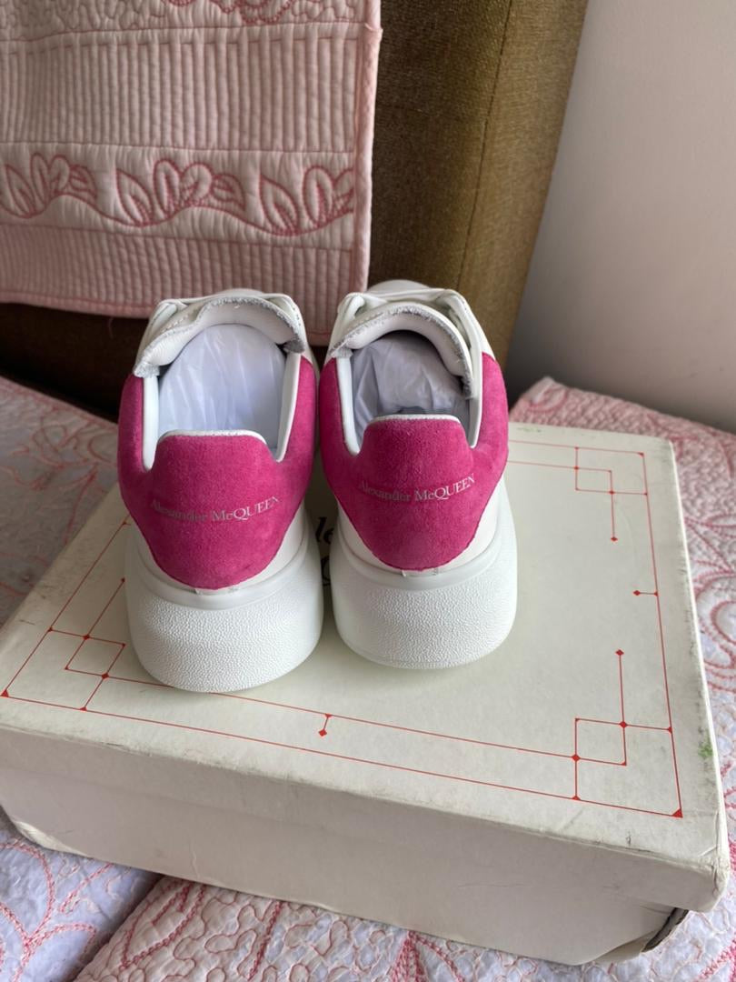 McQueen rosa de gran tamaño