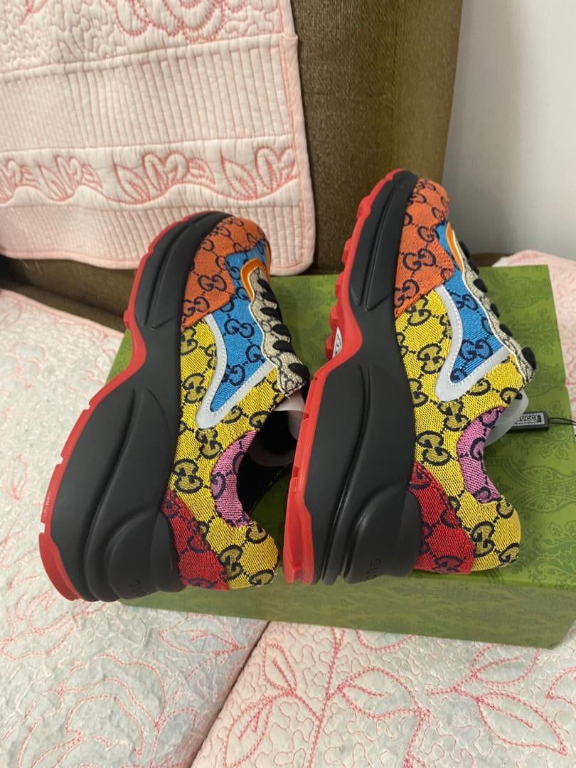 Baskets Rhyton multicolores