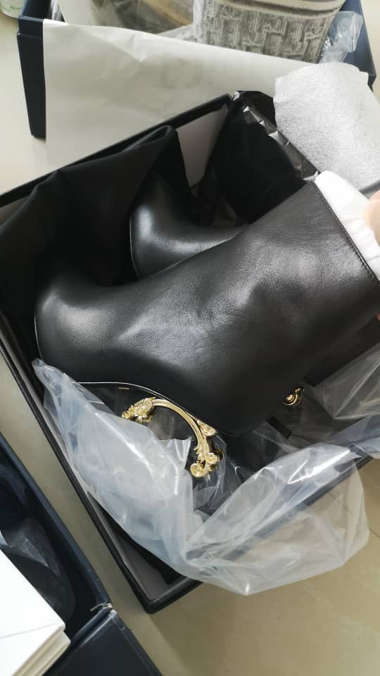 Botte à logo DG