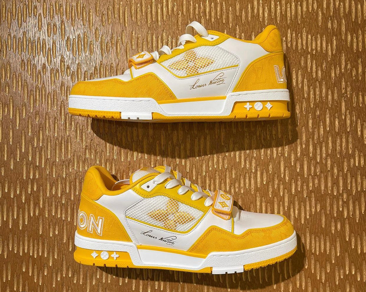 Zapatilla deportiva (varios colores)