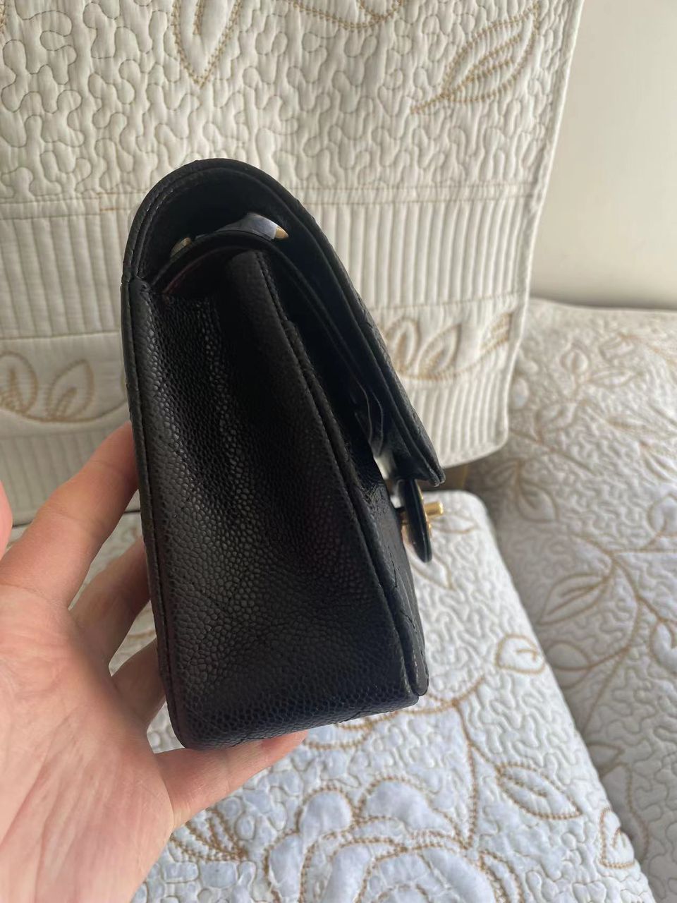 PETIT sac à rabat Cavier matelassé noir